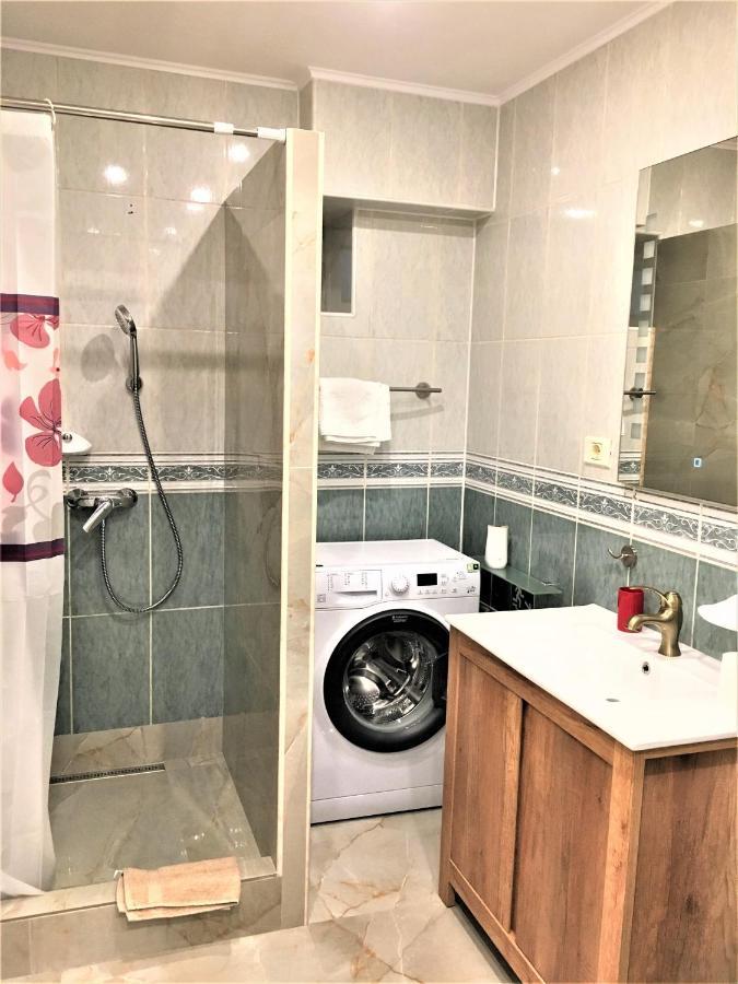 Large Apartment In Ultra-Central Location Braşov Buitenkant foto