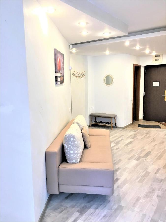 Large Apartment In Ultra-Central Location Braşov Buitenkant foto