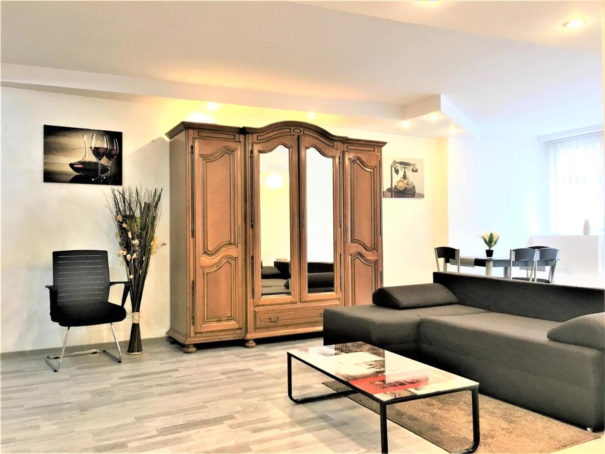 Large Apartment In Ultra-Central Location Braşov Buitenkant foto