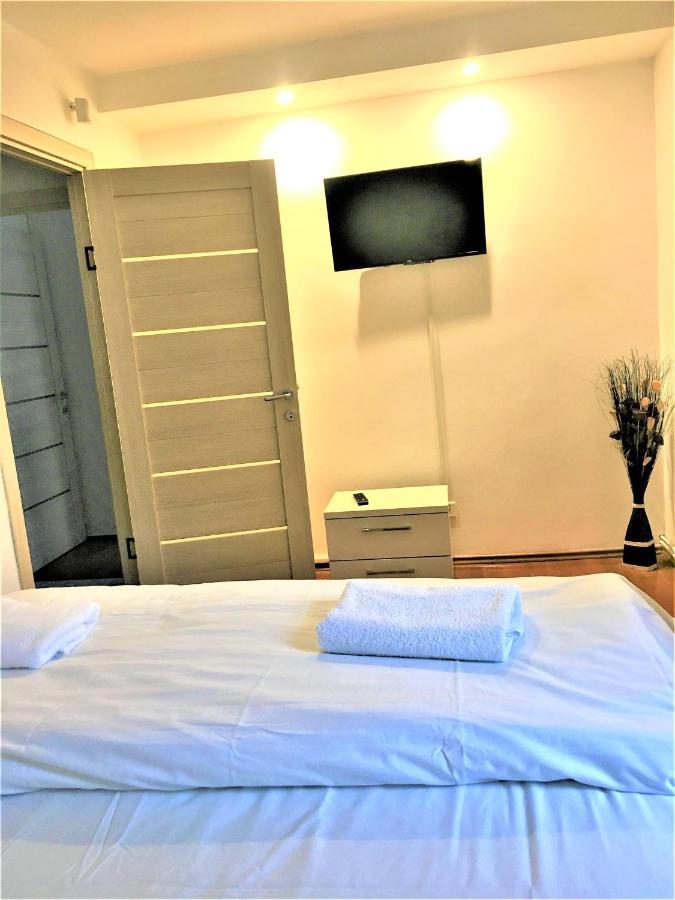 Large Apartment In Ultra-Central Location Braşov Buitenkant foto