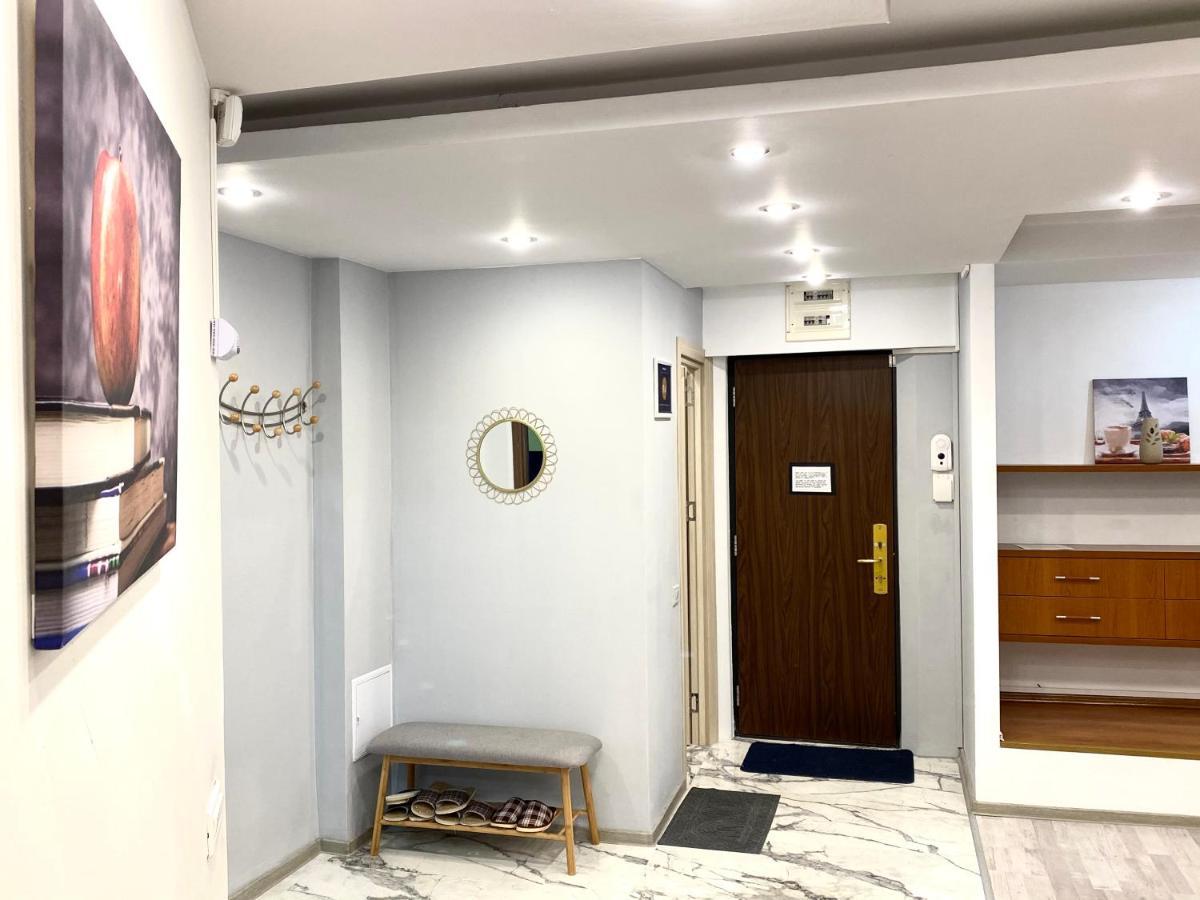 Large Apartment In Ultra-Central Location Braşov Buitenkant foto